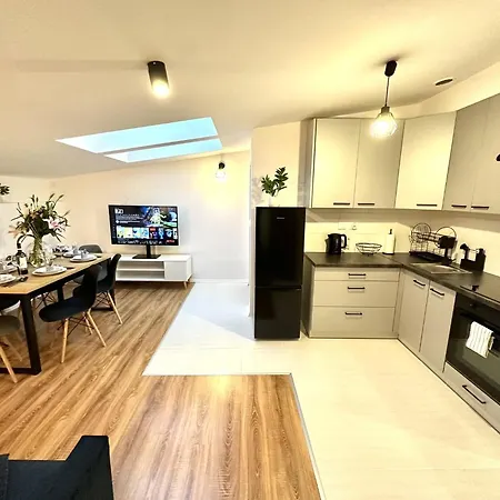 Cozy Old-Town Apartments At Kazimierz +Ac, Kitchen And Netflix Krakow Exterior photo